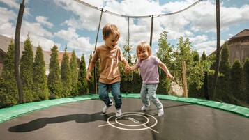 Tempat bermain anak - outdoor