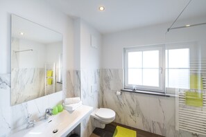 Apartment, 2 Bedrooms | Bathroom
