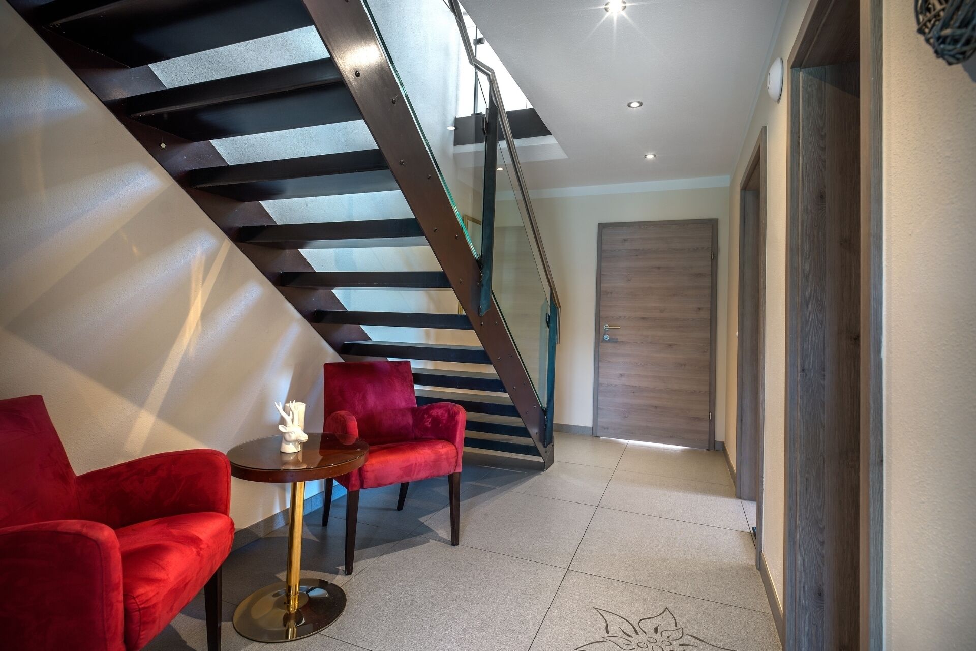 House | Living area | Flat-screen TV, heated floors