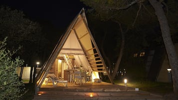 Luxury Tent, 2 Bedrooms | Cribs/infant beds, WiFi, bed sheets