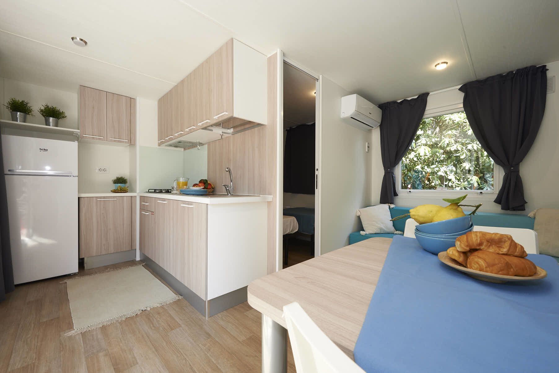 Mobile Home, 2 Bedrooms (Ischia) | Private kitchen