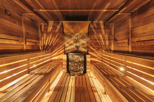Sauna, tina de hidromasaje, baño de vapor y baño turco o hammam 