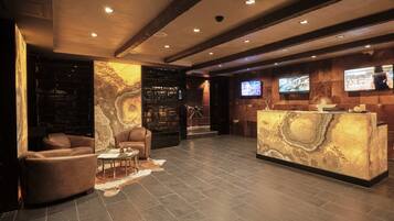 Resepsionis spa