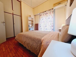 1 bedroom, iron/ironing board, free WiFi, bed sheets