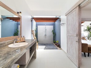 家庭別墅 (7 Bedrooms) | 浴室 | 淋浴設備、淋浴花灑、毛巾、肥皂