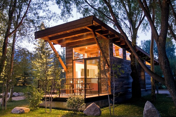 Exterior - Cabin (Modern Rustic Wedge) (Wilson)