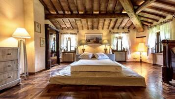 5 chambres, fer et planche Ă  repasser, Wi-Fi gratuit, draps fournis