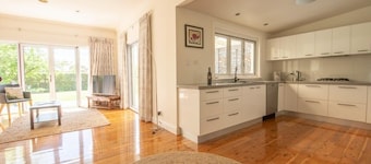 Secret Cottage - Charming & Lovingly Restored, Firepit