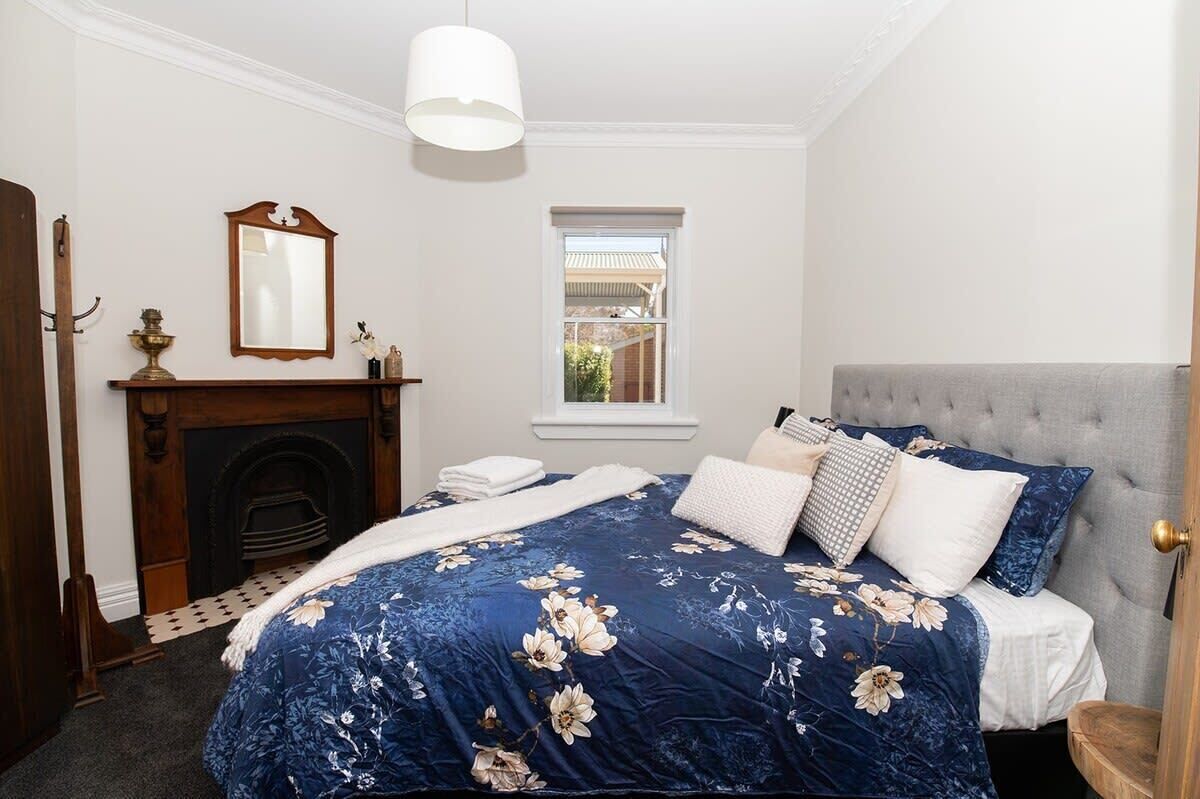 4 slaapkamers, een strijkplank/strijkijzer, reisbedje, wifi