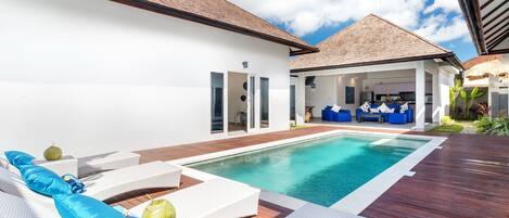 Outdoor pool, sun loungers