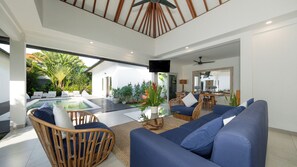 Villa exclusive, 3 chambres | Aire de séjour | Téléviseur à écran plat