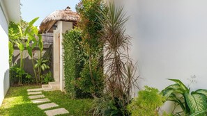 Interior entrance - Villa Hiburan 2 by Villa Finder (Seminyak)