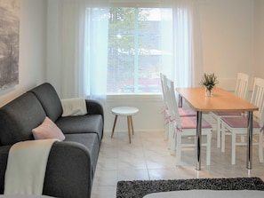 Dining - Kanerva 202 by Interhome (Äkäslompolo)