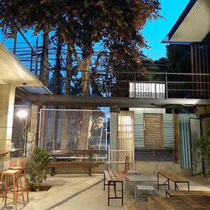 Terrace/patio - The Flying Fish Hostel Cebu (Cebu City)