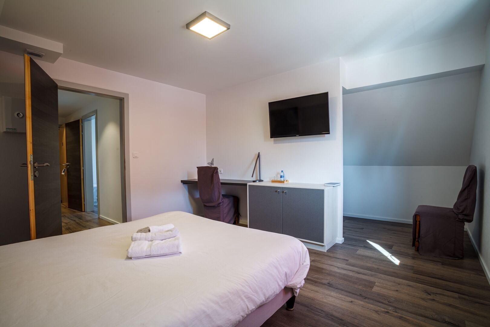 comfort double room | 2 bedrooms, individually decorated, individually furnished, desk