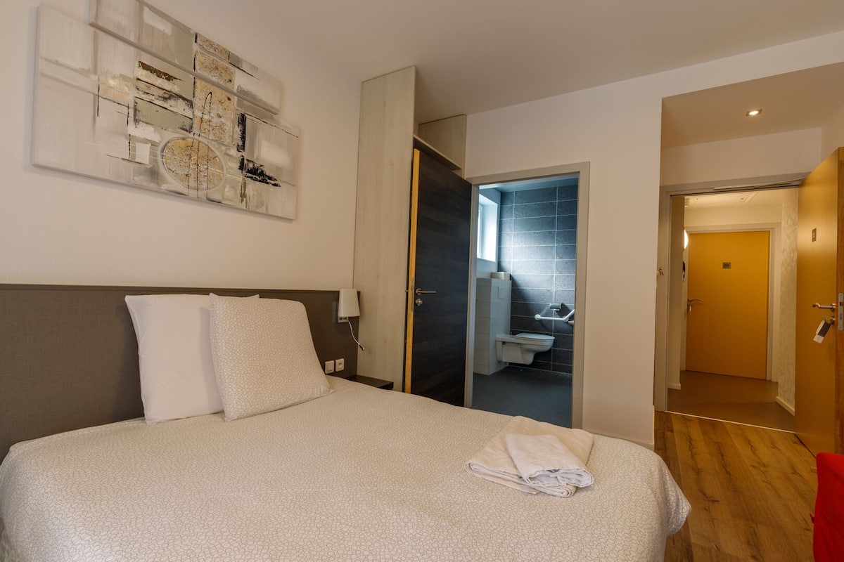 Standaard tweepersoonskamer, en-suite badkamer | 2 slaapkamers, individueel gedecoreerd, individueel gemeubileerd