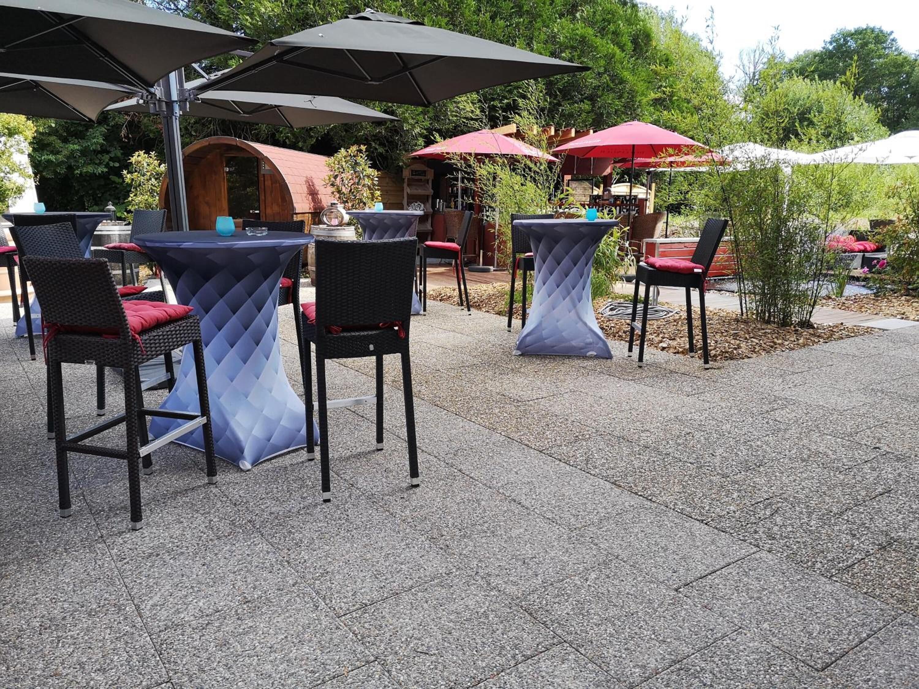 lunch and dinner served, regional cuisine