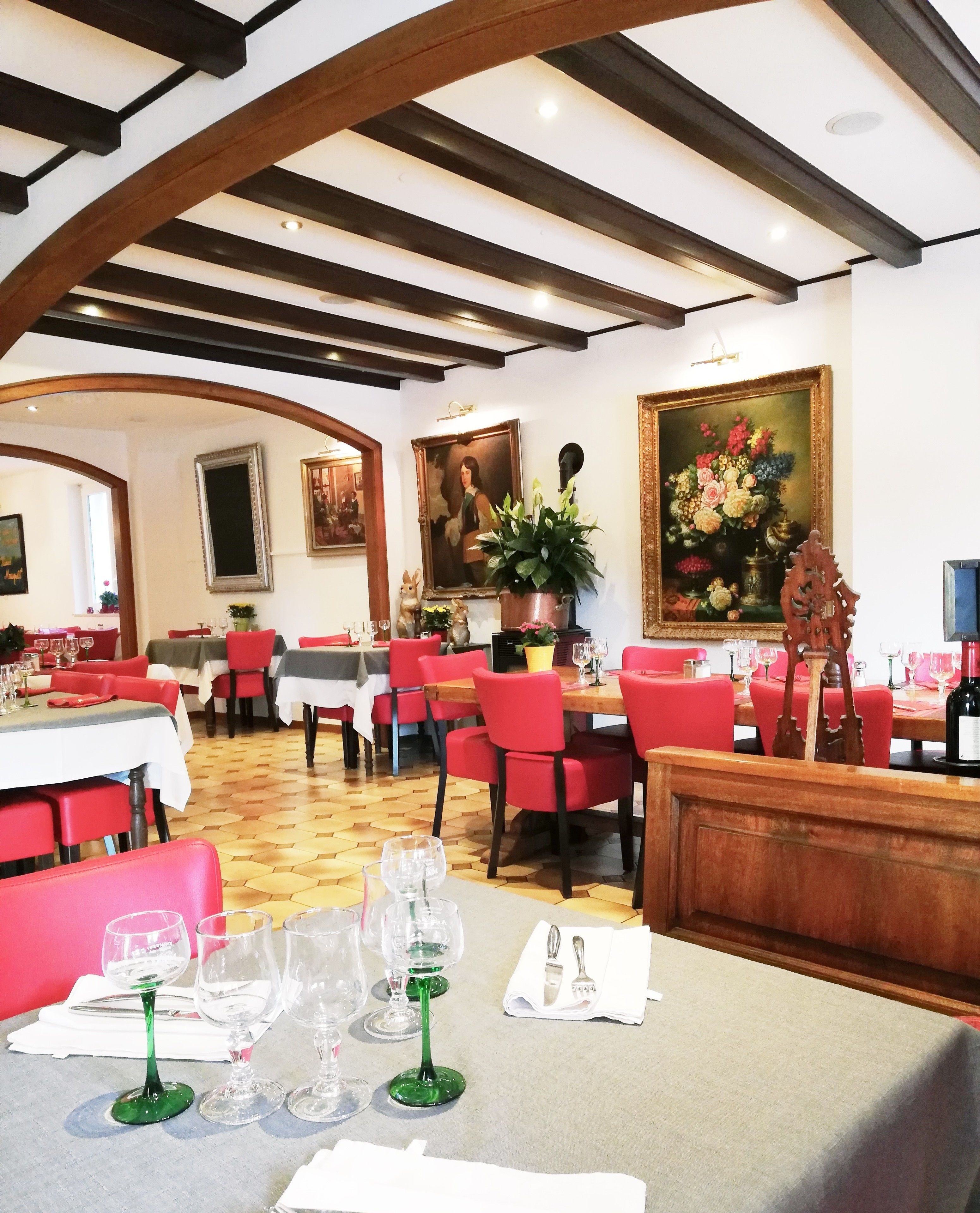 lunch and dinner served, regional cuisine