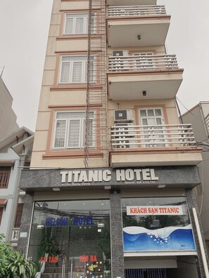 Mặt tiền nơi lưu trú