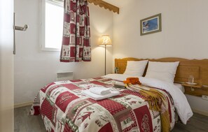 Soundproofing, cots/infant beds, WiFi, bed sheets