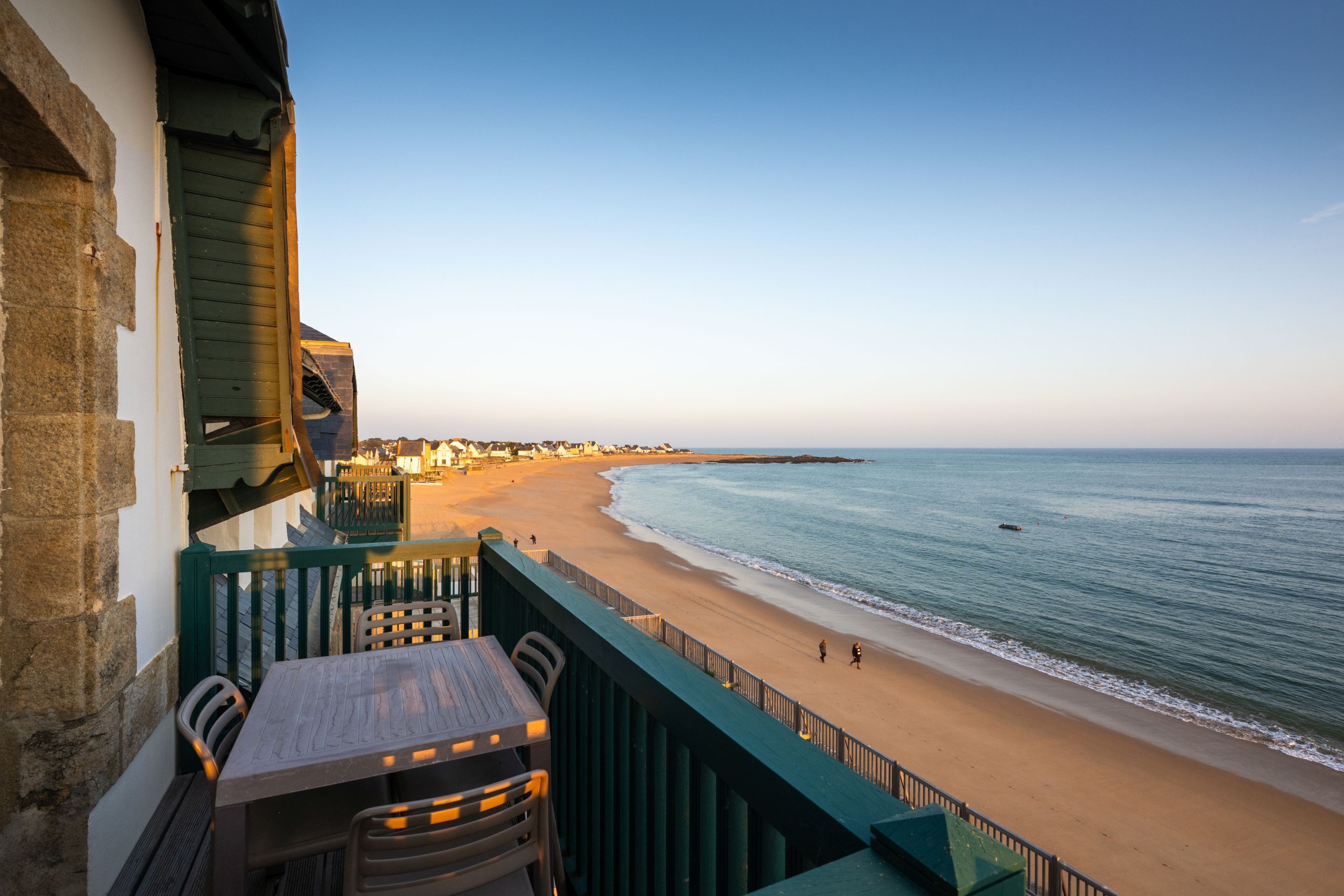 Studio, pemandangan laut (4 People) | Didekorasi berbeda-beda dan dilengkapi dengan perabotan berbeda-beda