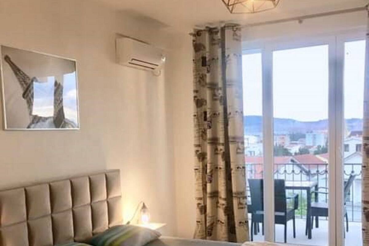 Apartamento de diseño, vistas al mar (Paris) | 2 dormitorios, ropa de cama de alta calidad, sistema de insonorización