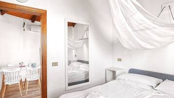 Basic Bungalow, 1 Bedroom, Terrace, Sea View (Lipari) | Soundproofing, iron/ironing board, free WiFi