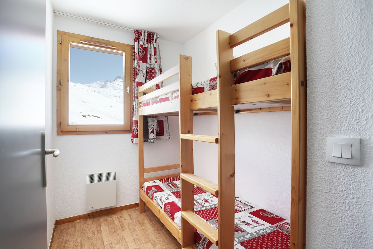 Soundproofing, cribs (surcharge), WiFi (free), individually furnished