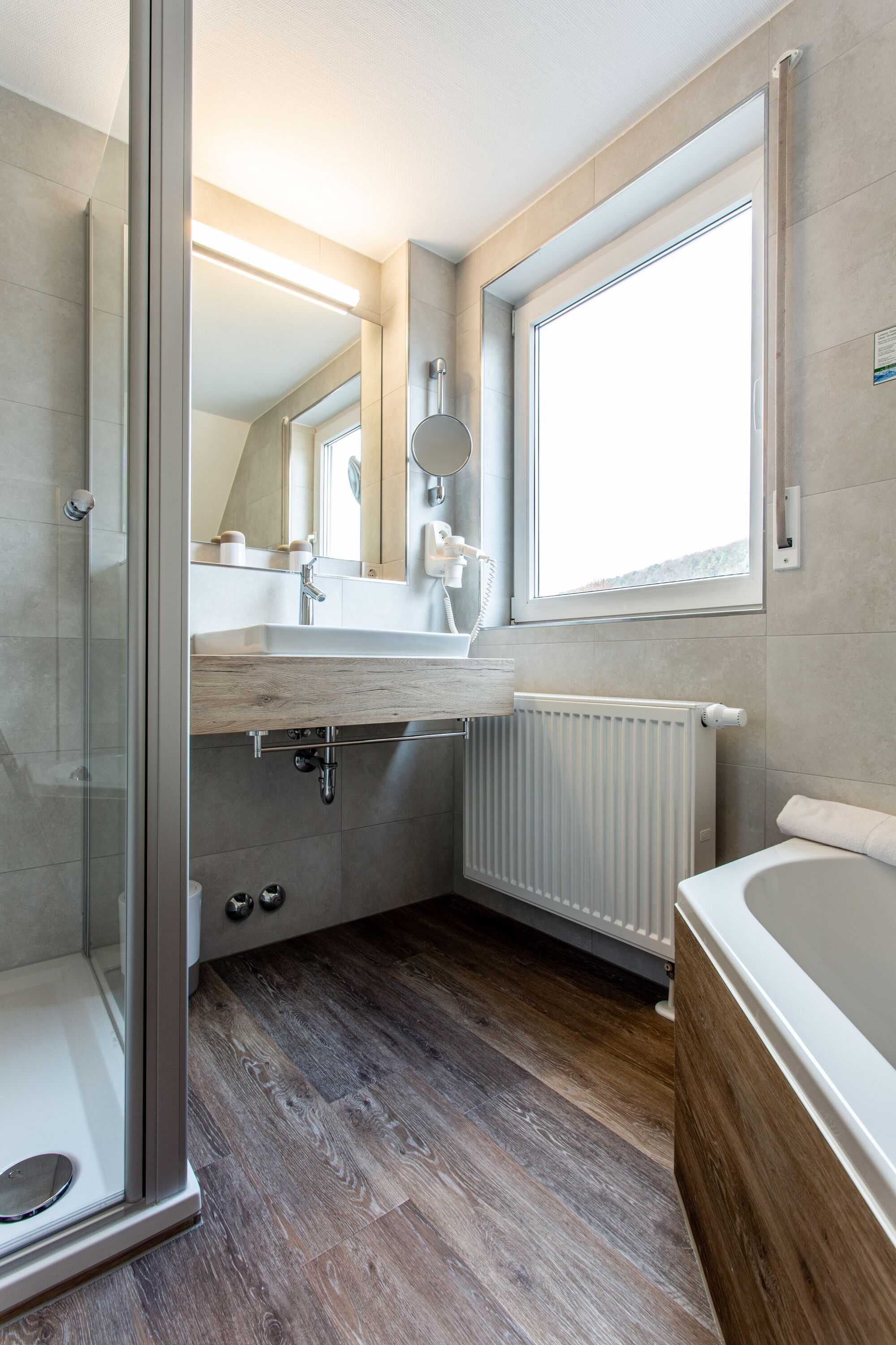 comfort double room | bathroom | shower, free toiletries, hair dryer, towels