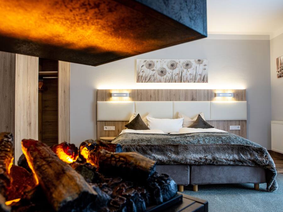 Habitación Confort doble | Escritorio, cunas (de pago), wifi gratis y ropa de cama