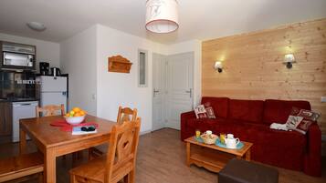 Soundproofing, cots/infant beds, free WiFi, bed sheets