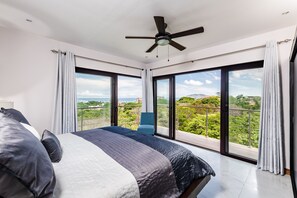 7 chambres, coffres-forts dans les chambres, fer et planche à repasser