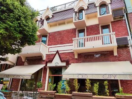 Fachada de la propiedad