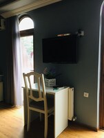 Cortinas blackout, tabla de planchar con plancha y wifi gratis 