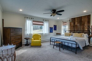 3 bedrooms, iron/ironing board, free WiFi, bed sheets - Call of the Bluff: pet friendly home with lakeview (Hammondsport)