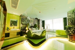 Phòng đôi Exclusive | Bàn, màn/rèm cản sáng, phòng cách âm, bàn ủi/dụng cụ ủi quần áo