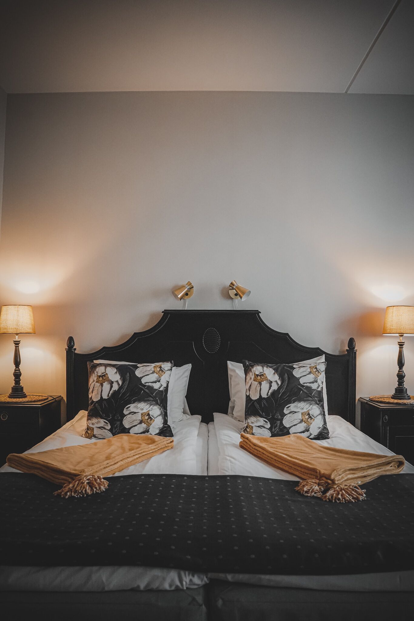 superior double room | in-room safe, individually decorated, individually furnished, desk