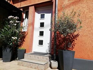 Exterior detail - Cozy apartment on the beautiful harbor of Wiesbaden-Schierstein (Wiesbaden)