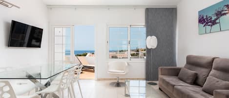 Appartement Panoramique, 2 chambres | Salle de séjour