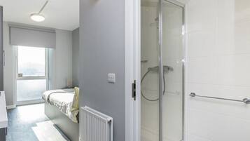 Standard Double Room | Bathroom | Shower, free toiletries, towels, soap