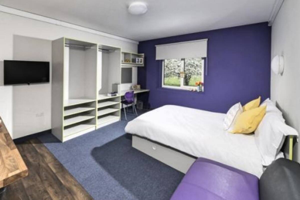 Standard Double Room | Desk, laptop workspace, free WiFi, bed sheets