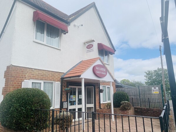 Exterior - AJ Lodge (Slough)