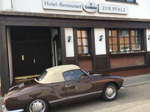 Front of property - Hotel zur Pfalz (Hockenheim)
