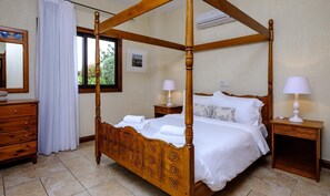 In-room safe, soundproofing, iron/ironing board, free WiFi - Villa Anemona (Pegeia)