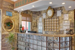 Reception - Hikmethan Otel (Kusadasi)