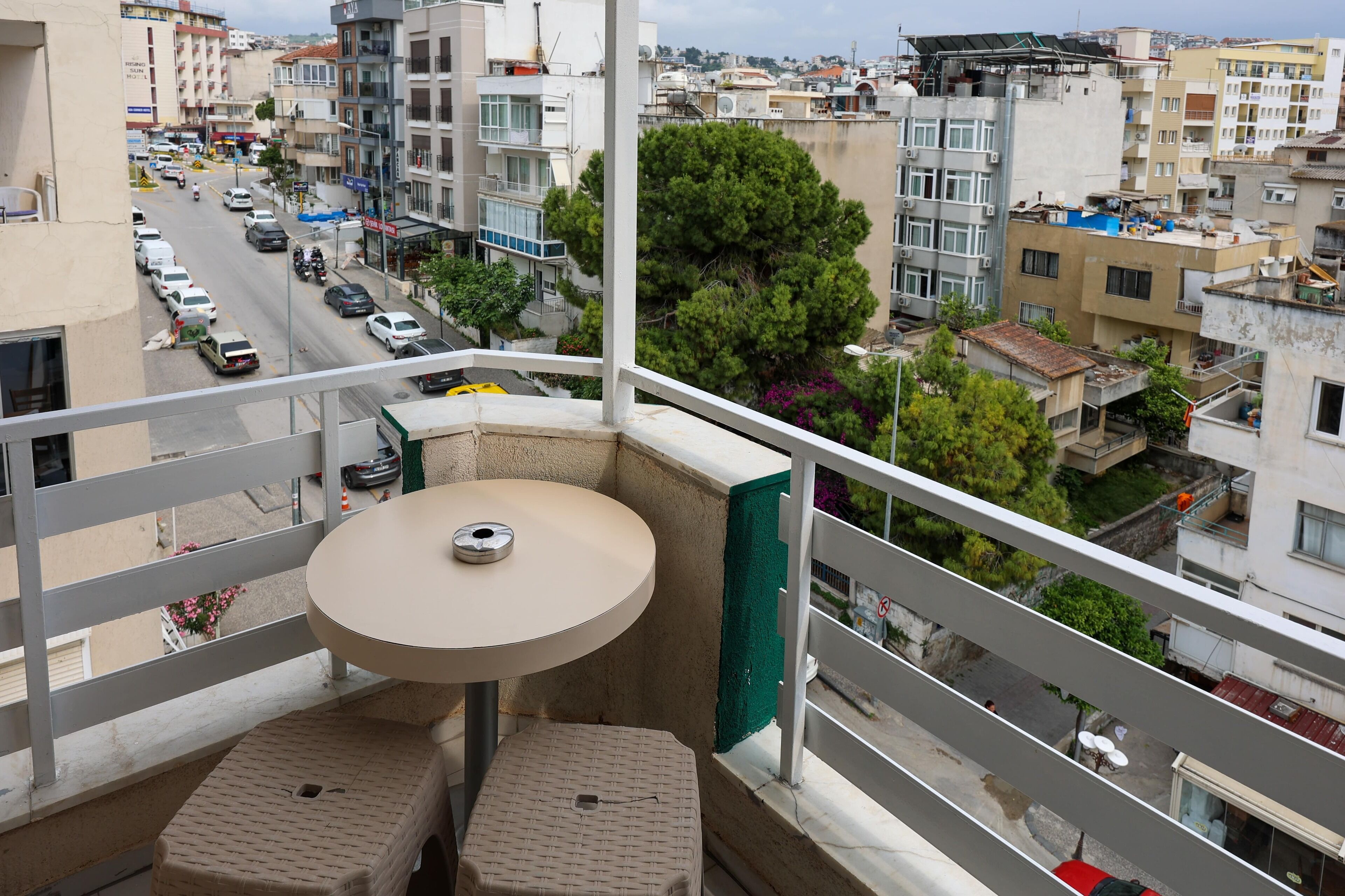 2 ayri yatakli sehir manzarali - balkonlu oda | balcony view