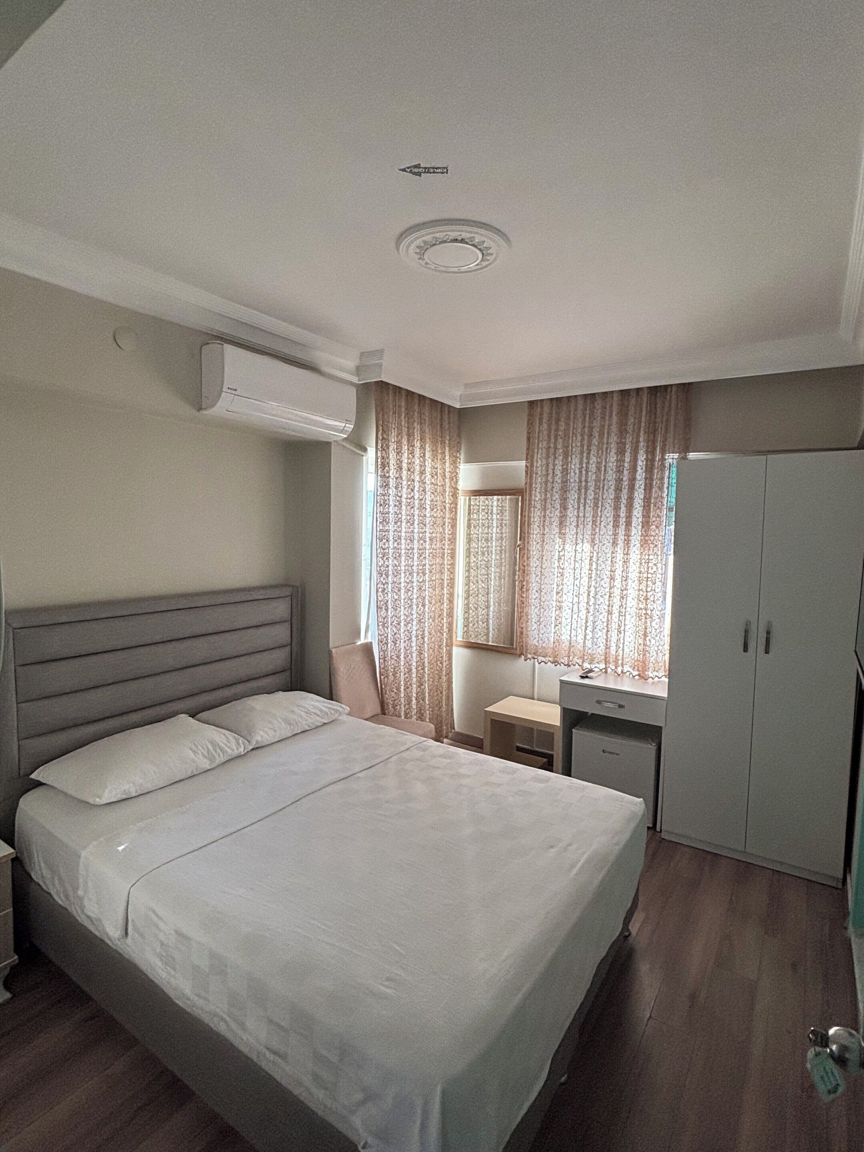 Cift Kisilik Sehir Manzarali - Balkonlu Aile Odasi | Minibar, desk, iron/ironing board, free WiFi