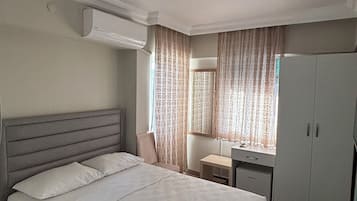 Cift Kisilik Sehir Manzarali - Balkonlu Aile Odasi | Minibar, desk, iron/ironing board, free WiFi