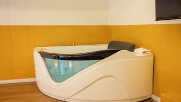 Juniorrum - 1 kingsize-säng | Privat bubbelpool