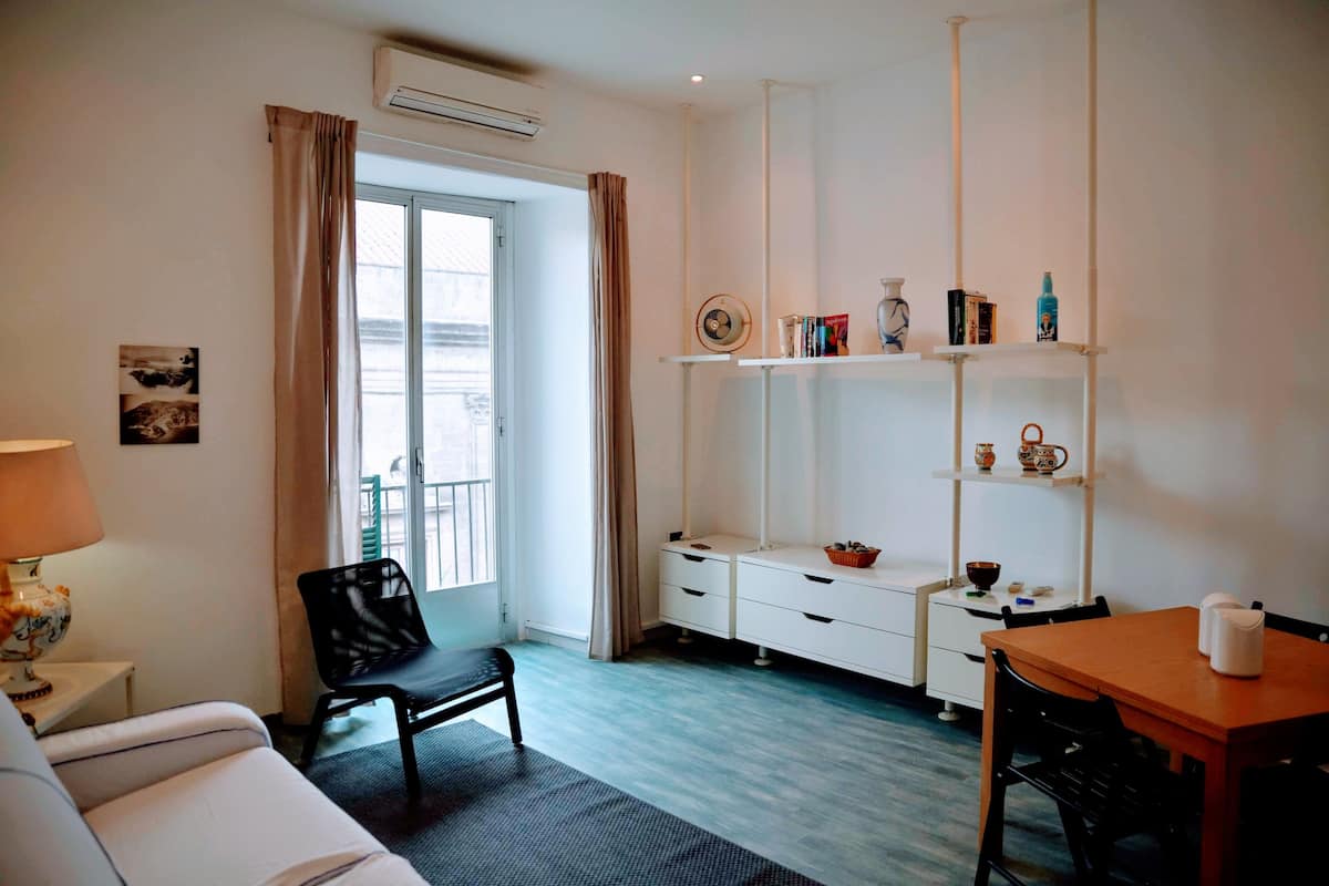 Apartment, 1 Schlafzimmer, Küche | Wohnbereich | Flachbildfernseher